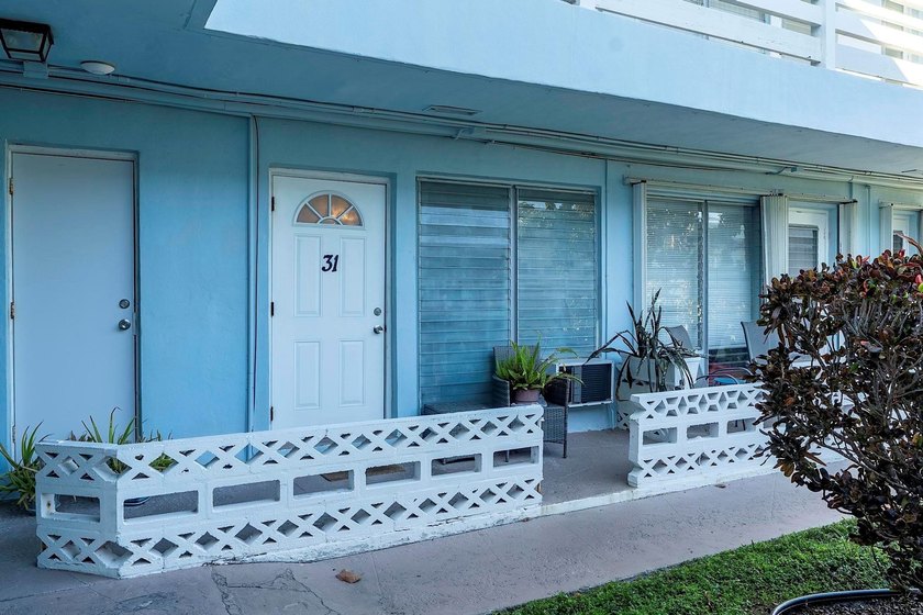 Cozy 1 bed - 1 bath residence located in a beautifully - Beach Home for sale in North Miami, Florida on Beachhouse.com