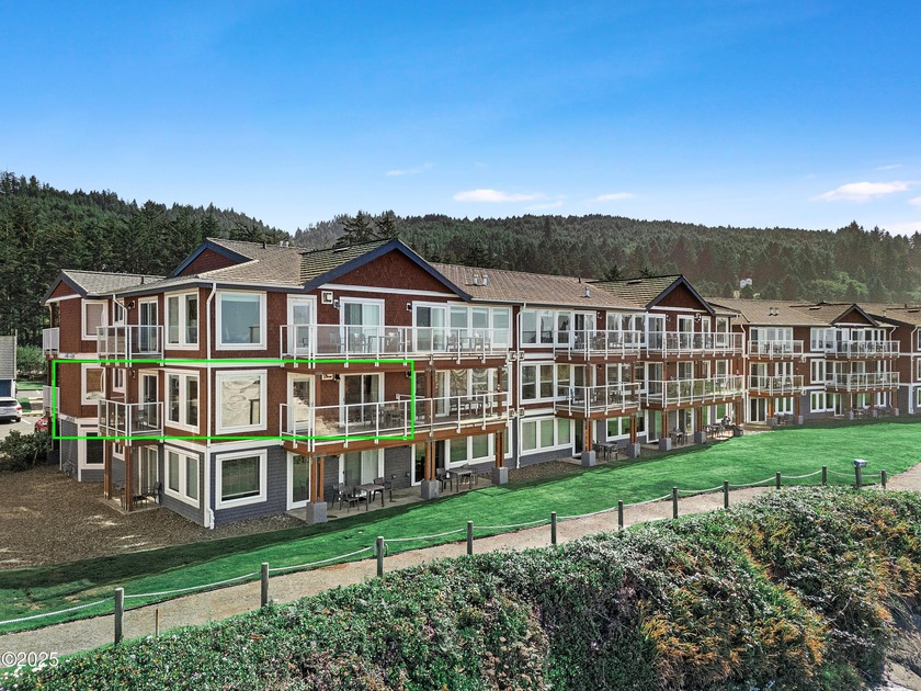 What an opportunity to buy your own 1/13th DEEDED INTEREST extra - Beach Condo for sale in Depoe Bay, Oregon on Beachhouse.com