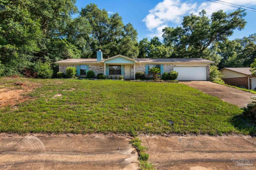 Adorable home in the heart of Pace. Nice Brick Ranch style 3 - Beach Home for sale in Pace, Florida on Beachhouse.com