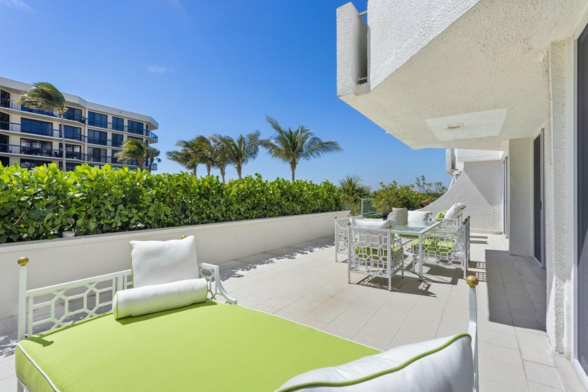 Stunning fully renovated Palm Beach residence with the feel of a - Beach Condo for sale in Palm Beach, Florida on Beachhouse.com