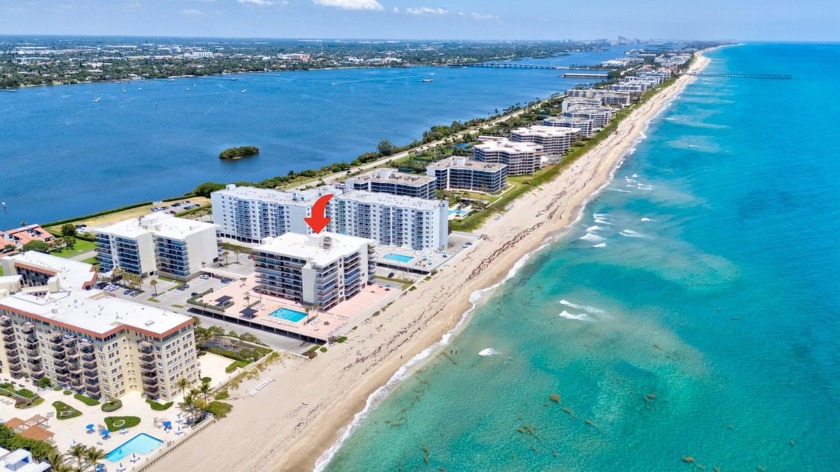 Palm Beach oceanfront living!!!Stunning 2 bed, 2 bath condo - Beach Condo for sale in Palm Beach, Florida on Beachhouse.com