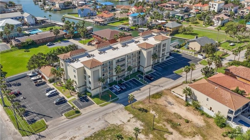 Stunning 3 bed/ 2 bath on a well-constructed building, freshly - Beach Condo for sale in South Padre Island, Texas on Beachhouse.com