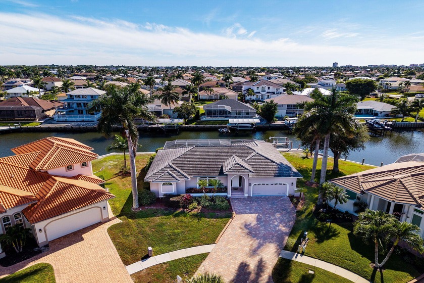 Welcome to 196 Richmond Court, where putting your toes in the - Beach Home for sale in Marco Island, Florida on Beachhouse.com