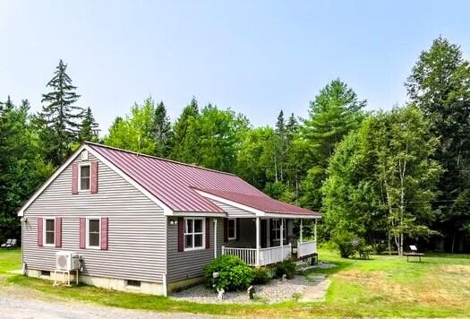 This 9 room Cape checks all the boxes, folks. Lovely, well - Beach Home for sale in Searsport, Maine on Beachhouse.com