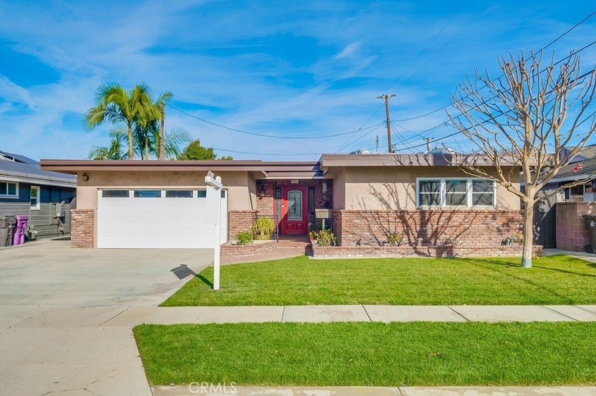 Discover your dream home in the highly coveted Los Altos - Beach Home for sale in Long Beach, California on Beachhouse.com