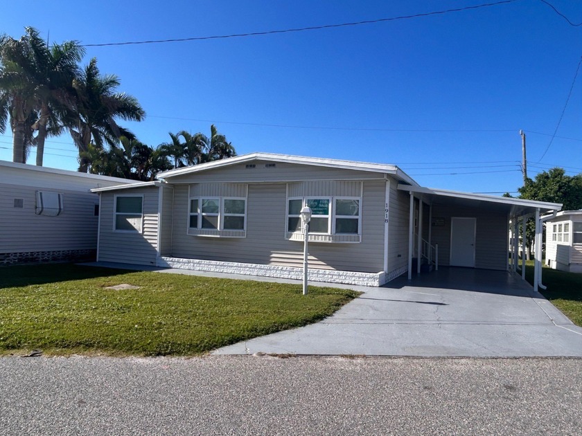 1918 Ohio Ave, Bradenton, FL 34207 - $229,900  Enjoy life in - Beach Home for sale in Bradenton, Florida on Beachhouse.com