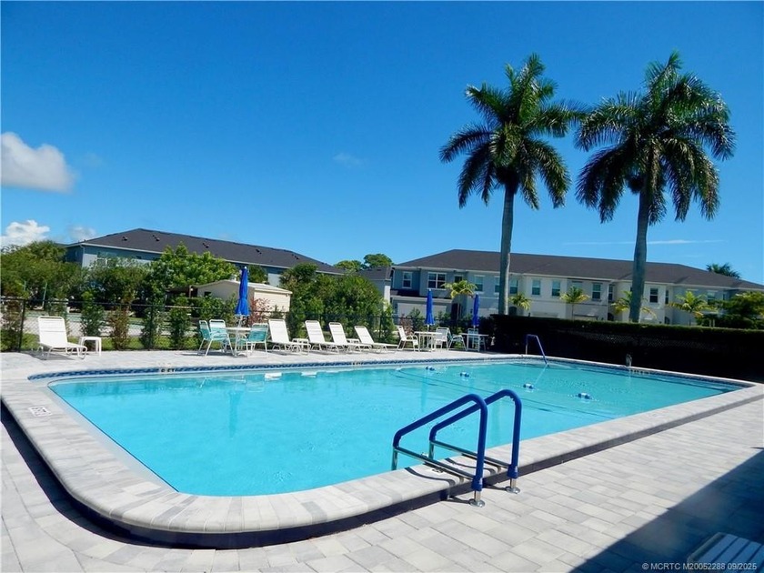 FIRST FLOOR, CORNER UNIT!! This 2 Bed/2 Bath, bright and sunny - Beach Condo for sale in Stuart, Florida on Beachhouse.com