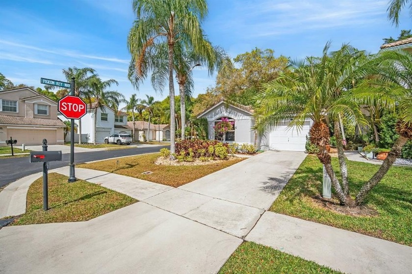 Beautifully maintained home featuring tile flooring throughout - Beach Home for sale in Lake Worth, Florida on Beachhouse.com