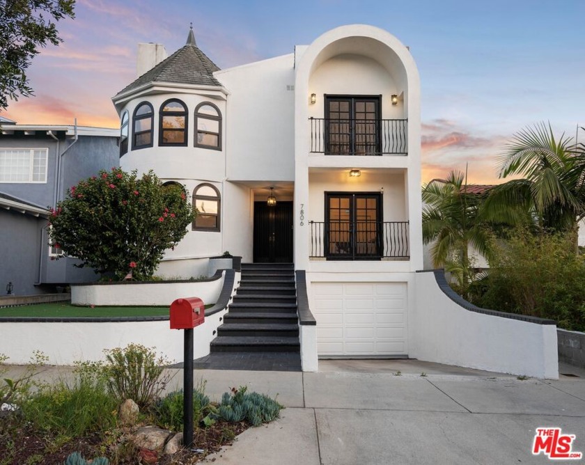 Magnificently Unique and Expansive Custom Home in Playa Del Rey! - Beach Home for sale in Playa Del Rey, California on Beachhouse.com