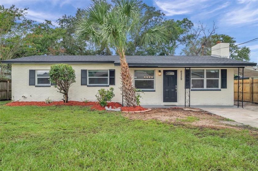 Under contract-accepting backup offers. ***The seller will - Beach Home for sale in Tampa, Florida on Beachhouse.com