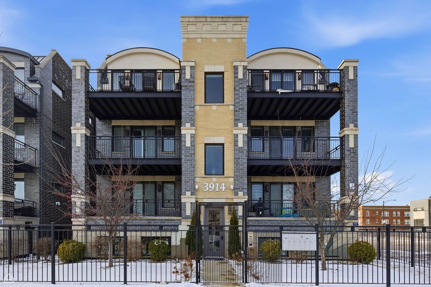 Exceptional, Expansive All Brick 2019 New Construction offering - Beach Condo for sale in Chicago, Illinois on Beachhouse.com