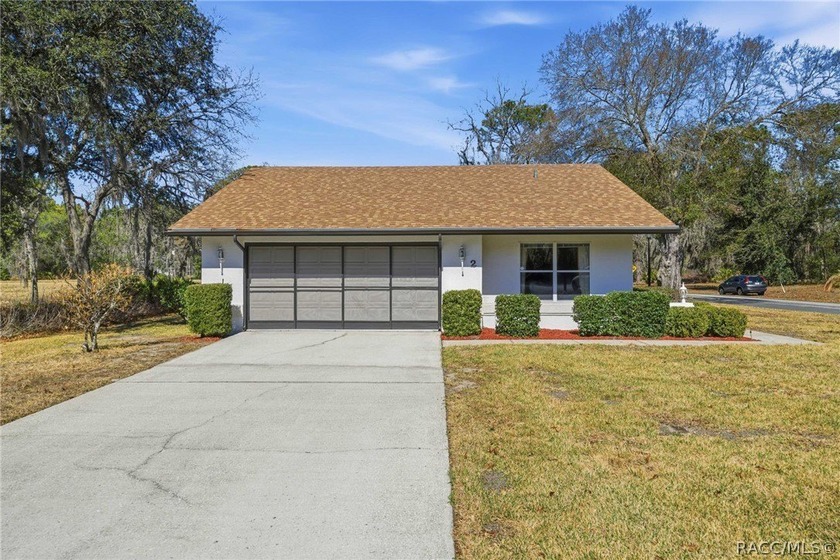 Welcome to this beautifully maintained, fully furnished golf - Beach Home for sale in Homosassa, Florida on Beachhouse.com