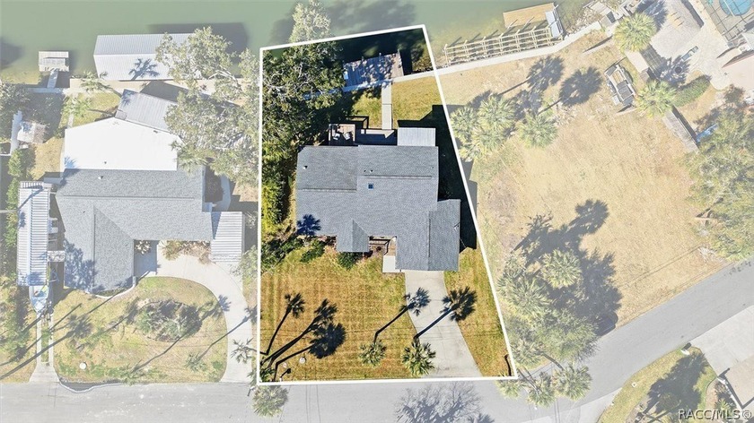 Welcome to your slice of paradise in beautiful Crystal River - Beach Home for sale in Crystal River, Florida on Beachhouse.com