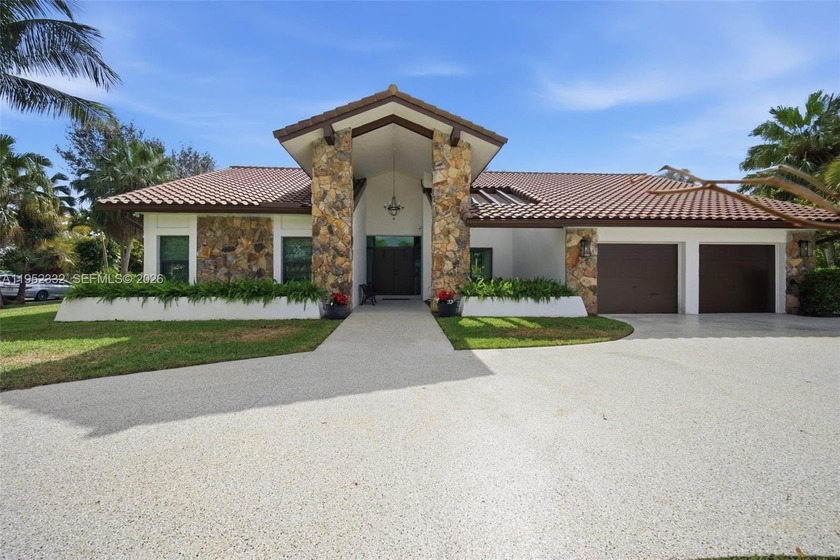 Welcome to Laurel Oaks, a charming community of just 61 homes - Beach Home for sale in Davie, Florida on Beachhouse.com