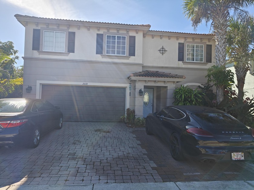 New Owner Wanted! RARE 5 bedroom, 3 Full Bath, PLUS a Loft - Beach Home for sale in Port Saint Lucie, Florida on Beachhouse.com