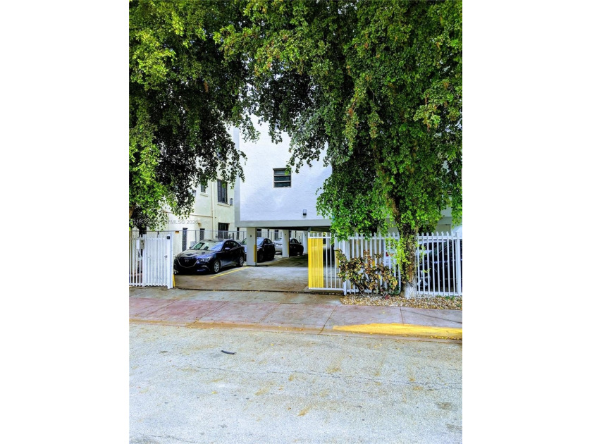 STEPS TO LINCOLN ROAD, TASTEFULLY UDATED 2/2 CONDO WITH 1 - Beach Condo for sale in Miami Beach, Florida on Beachhouse.com