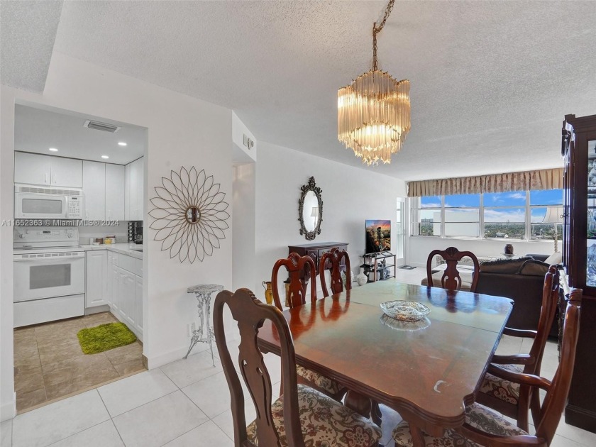 Beautiful 2 bedroom 2 bathroom penthouse condo in the heart of - Beach Condo for sale in Fort Lauderdale, Florida on Beachhouse.com