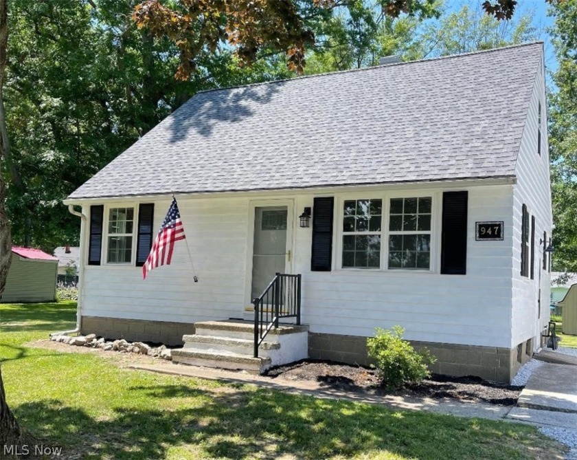 Located in a quiet neighborhood, this charming three bedroom - Beach Home for sale in Ashtabula, Ohio on Beachhouse.com