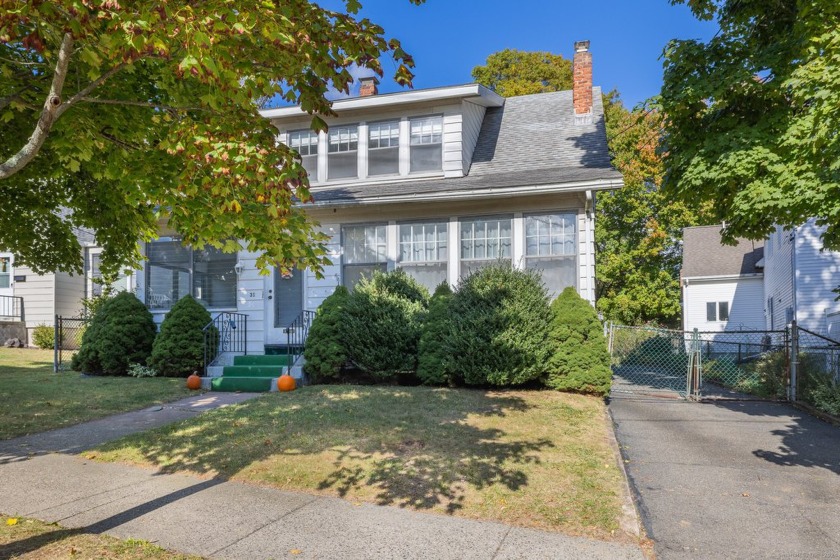 SOLID 1920's, 8 room Dutch colonial, lovingly owned by same - Beach Home for sale in West Haven, Connecticut on Beachhouse.com