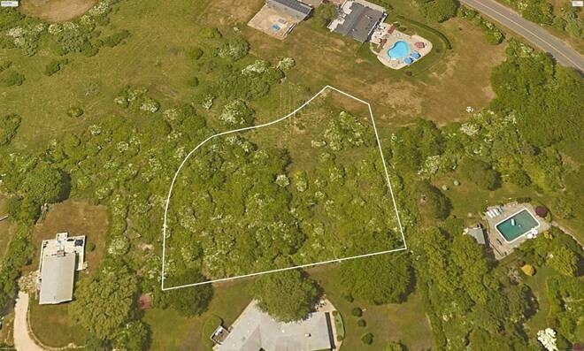 Build your Montauk Beach home here on this quiet and secluded 0 - Beach Lot for sale in Montauk, New York on Beachhouse.com