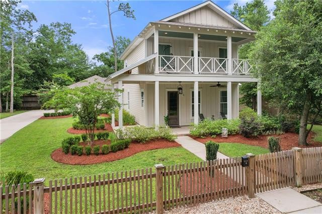 NEWER CONSTRUCTION IN OLD MANDEVILLE!! Spectacular home offering - Beach Home for sale in Mandeville, Louisiana on Beachhouse.com