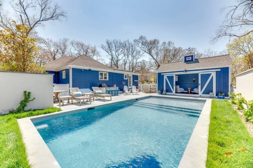 This recently renovated home in Sag Harbor Village is chic and - Beach Home for sale in Sag Harbor, New York on Beachhouse.com
