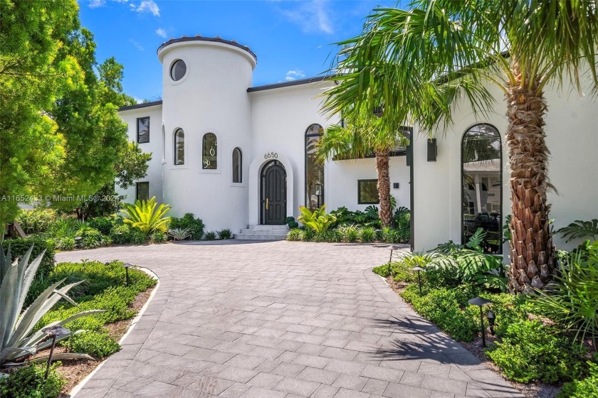 Stunning, fully remodeled luxury home on exclusive and gated La - Beach Home for sale in Miami Beach, Florida on Beachhouse.com