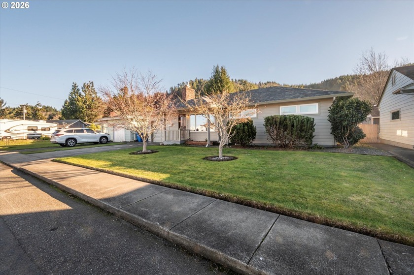 Coastal living awaits in this 3 bedroom, 1 bathroom home in - Beach Home for sale in Reedsport, Oregon on Beachhouse.com