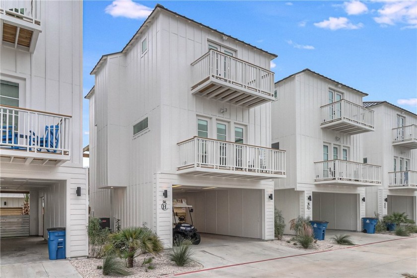 The Dorado Dunes Beach Club 11-unit detached condominium project - Beach Condo for sale in Port Aransas, Texas on Beachhouse.com