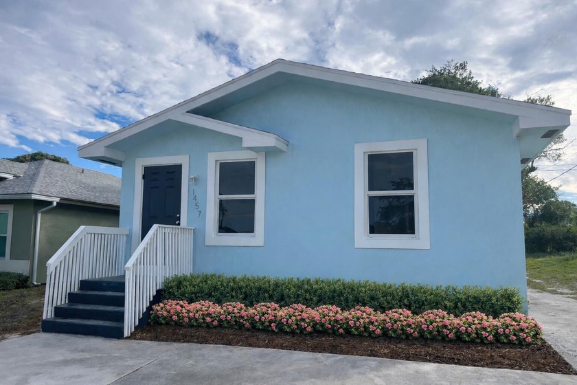 Freshly renovated 3 bedroom home available now. Brand new roof - Beach Home for sale in Riviera Beach, Florida on Beachhouse.com