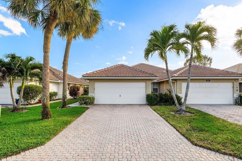 Welcome to this well maintained 2-bedroom, 2-bath villa offering - Beach Home for sale in Delray Beach, Florida on Beachhouse.com