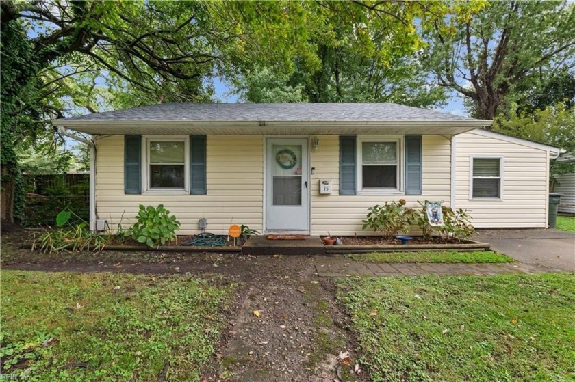 Cozy 2-bed, 1-bath ranch home in Hampton, VA! This - Beach Home for sale in Hampton, Virginia on Beachhouse.com