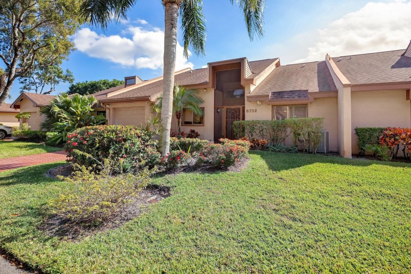 This villa, in the gated community of The Fountains Country Club - Beach Home for sale in Lake Worth, Florida on Beachhouse.com