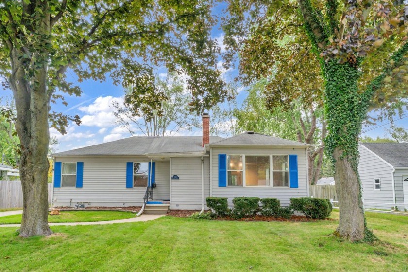 This inviting 3-bedroom, 2-bath ranch home in St. Joseph - Beach Home for sale in Saint Joseph, Michigan on Beachhouse.com