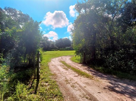 Rare Opportunity to Enjoy Country Living with close proximity to - Beach Acreage for sale in Gibsonton, Florida on Beachhouse.com