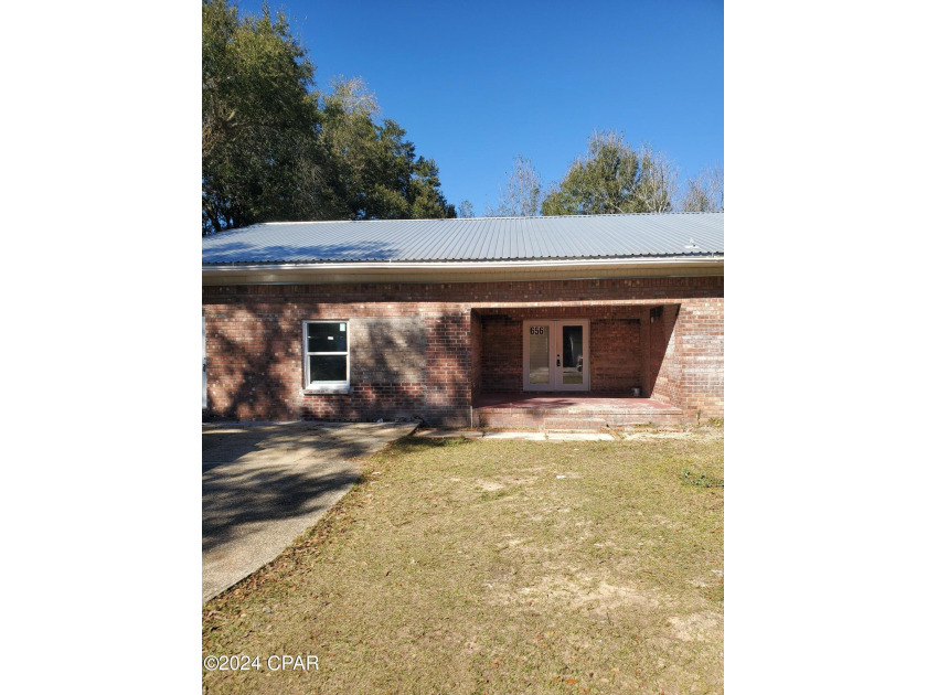 Welcome to your dream home! This charming 3-bedroom, 3-bathroom - Beach Home for sale in Pensacola, Florida on Beachhouse.com