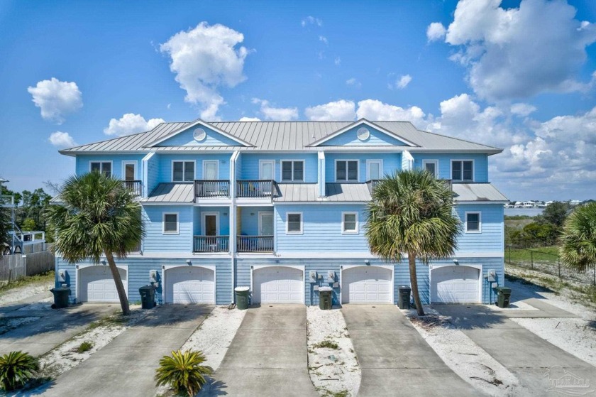 Fully furnished 2 bedroom/2.5 bathroom townhome with stunning - Beach Home for sale in Pensacola, Florida on Beachhouse.com