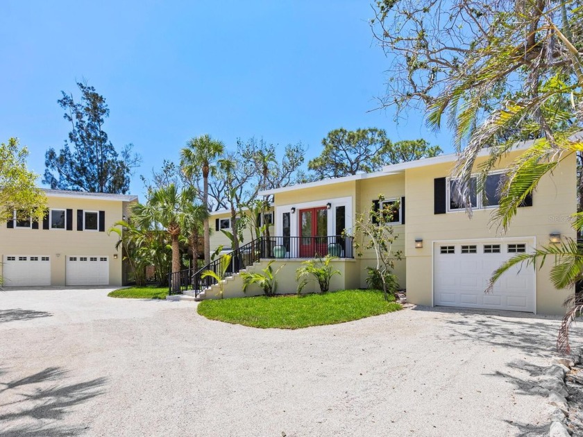 Welcome to the Sanderling Club, one of Siesta Key's most - Beach Home for sale in Siesta Key, Florida on Beachhouse.com