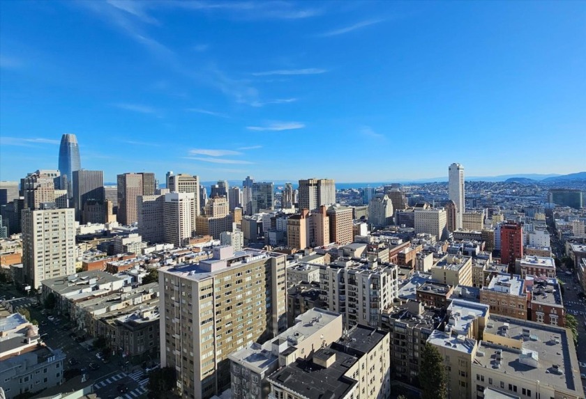 Phenomenal Price for this PENTHOUSE!!!  Don't miss this - Beach Condo for sale in San Francisco, California on Beachhouse.com
