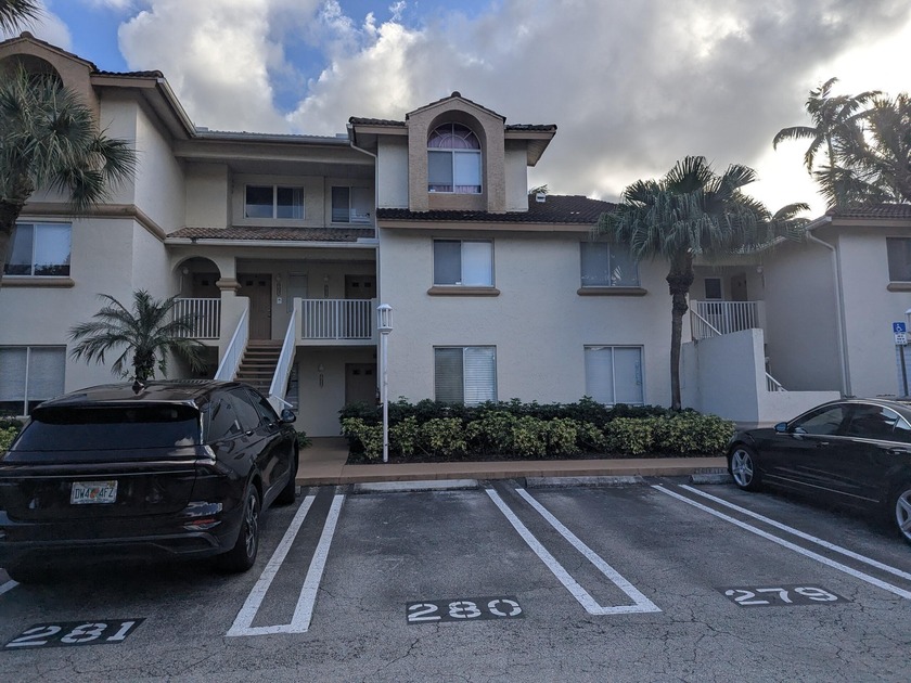INVESTORS WELCOME! GREAT long term tenant in place, NEVER LATE - Beach Condo for sale in West Palm Beach, Florida on Beachhouse.com