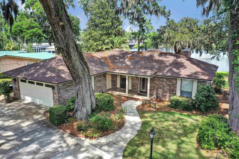 Welcome To This Beautifully Maintained Classic Florida Brick - Beach Home for sale in Middleburg, Florida on Beachhouse.com