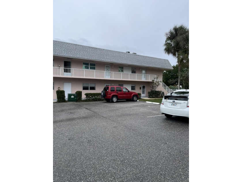 Southern exposure with a view of the golf course....what could - Beach Condo for sale in Tequesta, Florida on Beachhouse.com