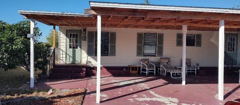 WELCOME TO THE FABULOUS LAKE FAIRWAYS COUNTRY CLUB COMMUNITY! - Beach Home for sale in North Fort Myers, Florida on Beachhouse.com