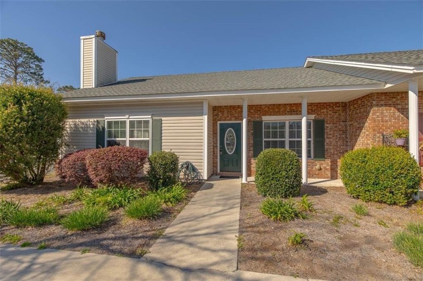 Welcome to easy living in this charming 2 bedroom, 2 bathroom - Beach Condo for sale in Brunswick, Georgia on Beachhouse.com