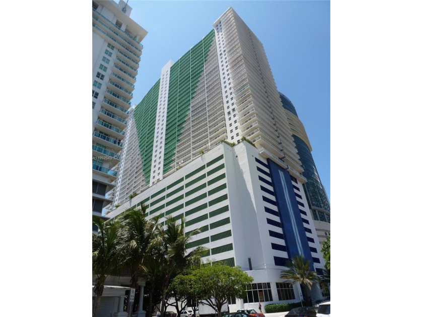 Investor Opportunity in the Heart of Brickell. Spacious 818 Sq - Beach Condo for sale in Miami, Florida on Beachhouse.com