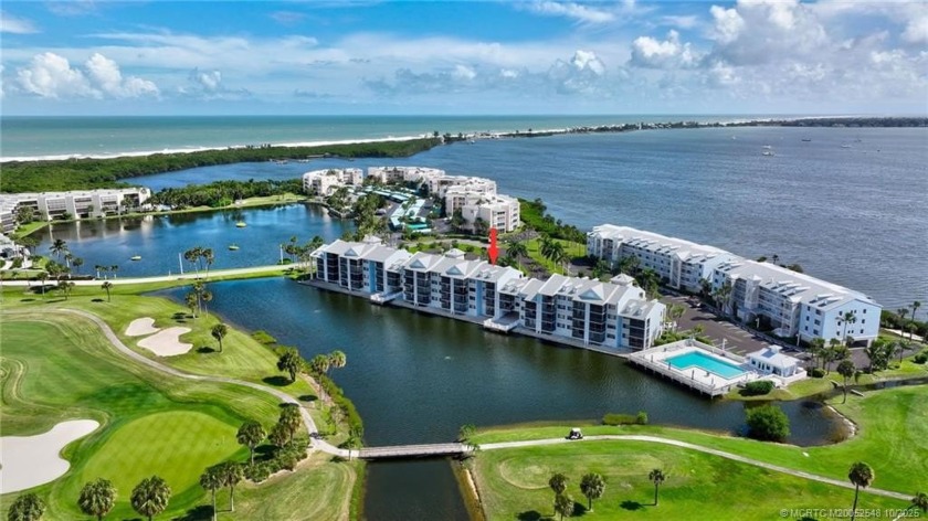 Beautifully updated 1BD/1.5BA condo in Inlet Village with lake - Beach Condo for sale in Stuart, Florida on Beachhouse.com