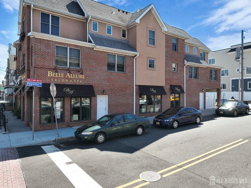 Amazing opportunity to own an end unit townhome in the heart of - Beach Townhome/Townhouse for sale in South Amboy, New Jersey on Beachhouse.com