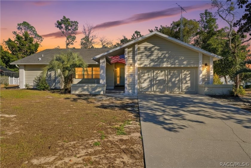 Located in the desirable Oak Village of Sugarmill Woods, this - Beach Home for sale in Homosassa, Florida on Beachhouse.com