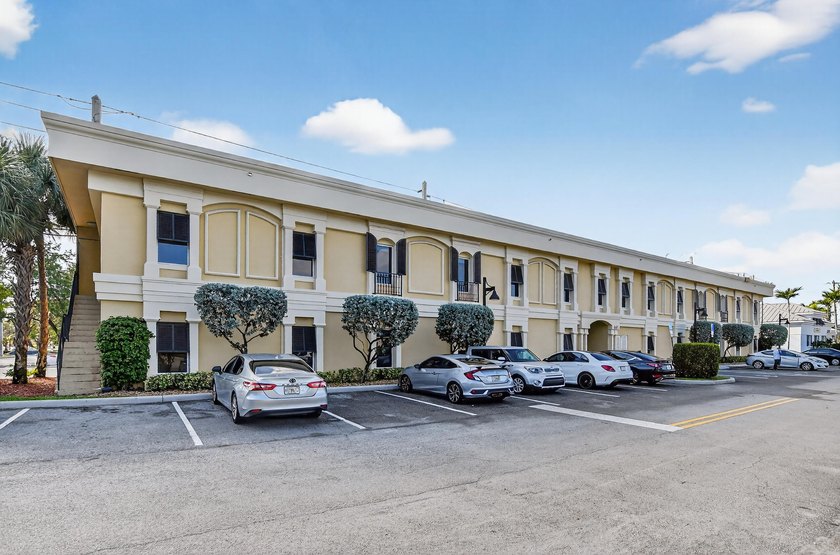 Exceptional medical office space in East Deerfield, fully - Beach Office for sale in Deerfield Beach, Florida on Beachhouse.com