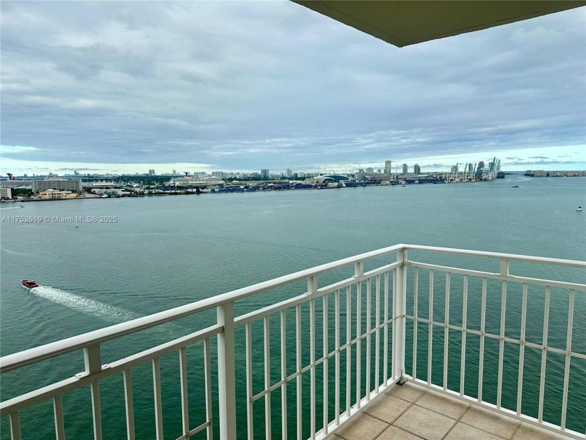 Experience luxury living in this stunning CORNER PENTHOUSE with - Beach Condo for sale in Miami, Florida on Beachhouse.com